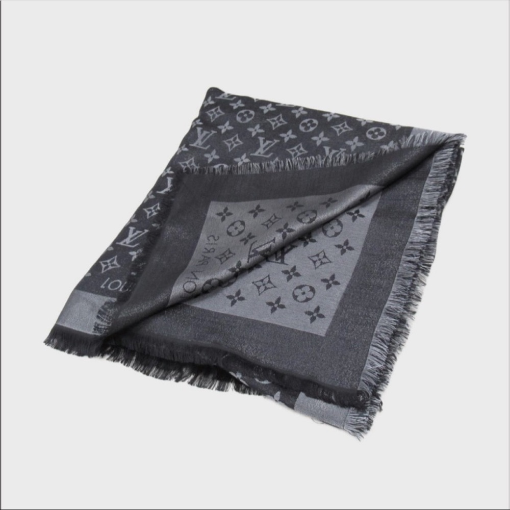 Louis Vuitton shawl monogram shine scarf